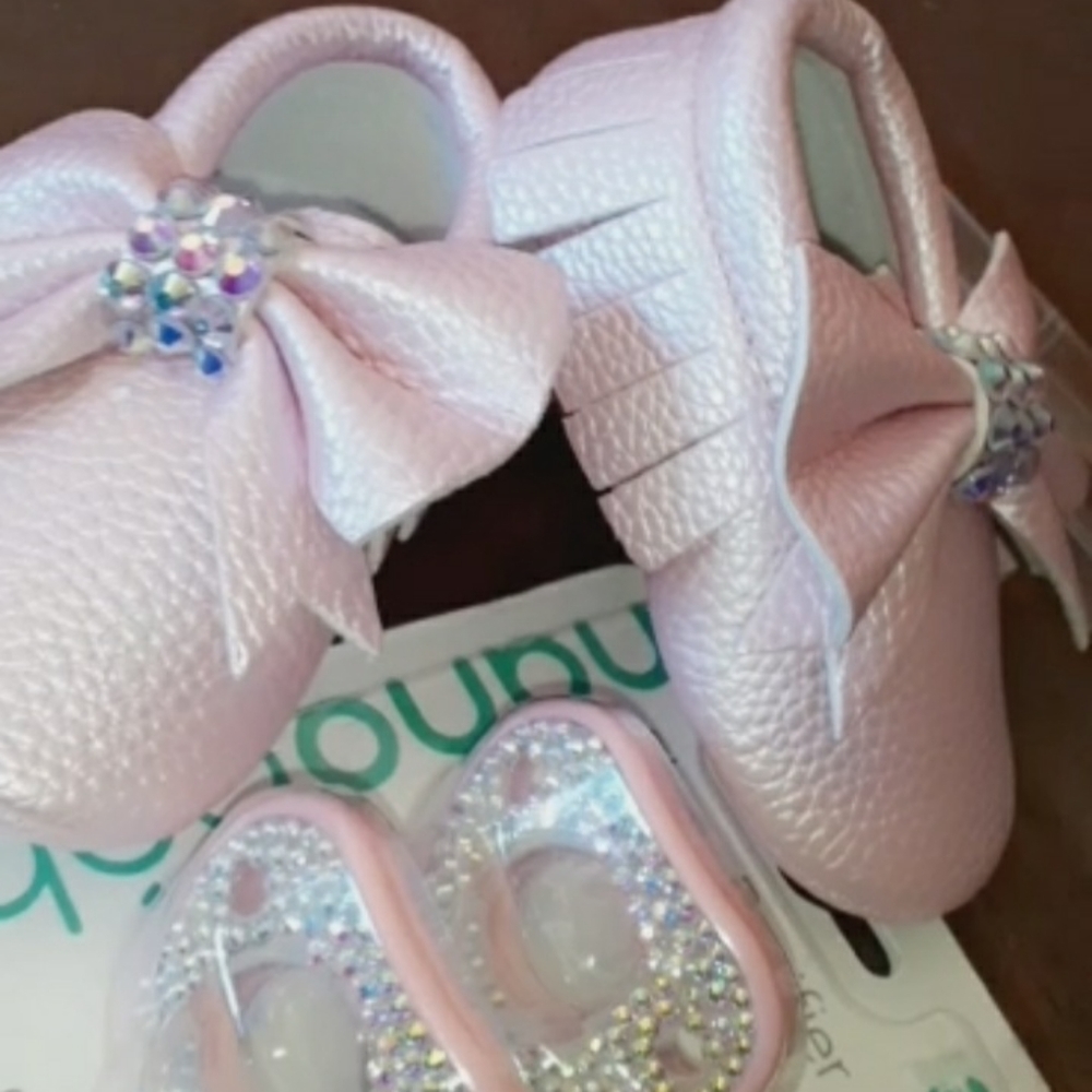 Bling Baby shoes and 2 pacifier (set)**Watch video**